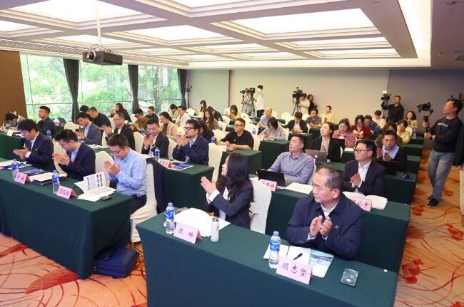 是什么“黑科技”让记者流连忘返?全国30余家主流媒体走进在线赌博app
是什么“黑科技”让记者流连忘返?全国30余家主流媒体走进在线赌博app